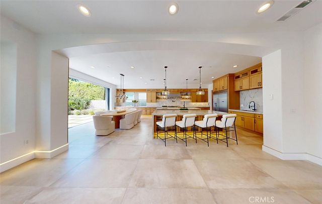 17777 Joshua Cir, Fountain Valley, CA 92708