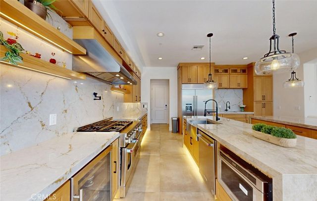 17777 Joshua Cir, Fountain Valley, CA 92708