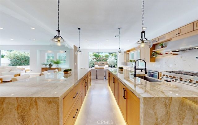17777 Joshua Cir, Fountain Valley, CA 92708