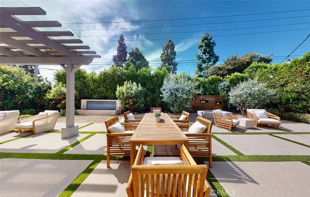 17777 Joshua Cir, Fountain Valley, CA 92708