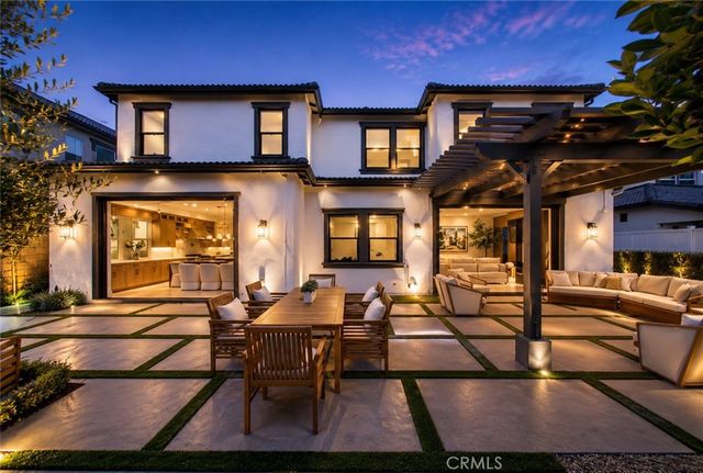 17777 Joshua Cir, Fountain Valley, CA 92708