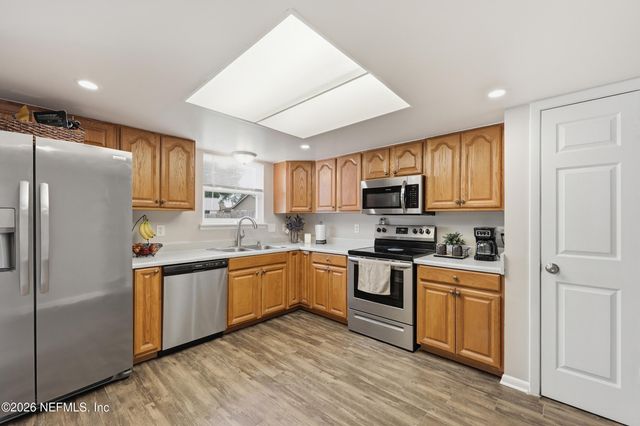 2550 OAKVIEW Drive, Jacksonville, FL 32246