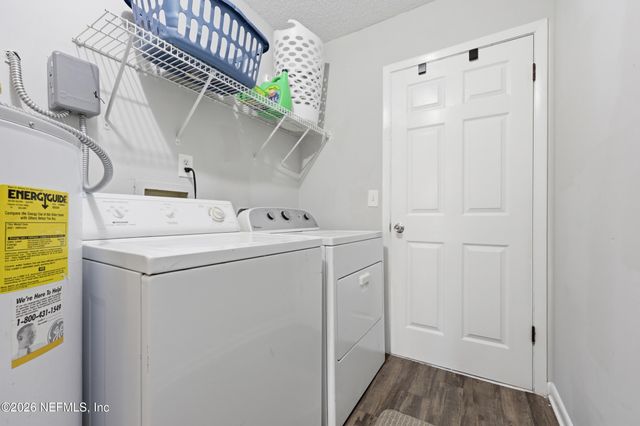 2550 OAKVIEW Drive, Jacksonville, FL 32246