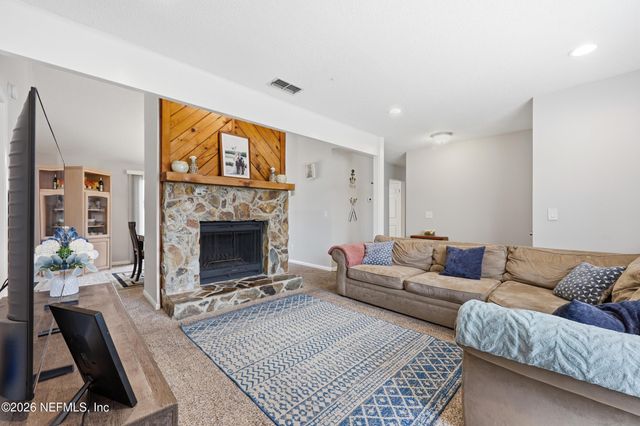 2550 OAKVIEW Drive, Jacksonville, FL 32246