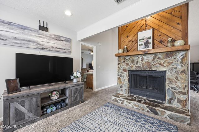 2550 OAKVIEW Drive, Jacksonville, FL 32246