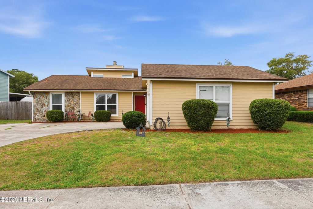 2550 OAKVIEW Drive, Jacksonville, FL 32246