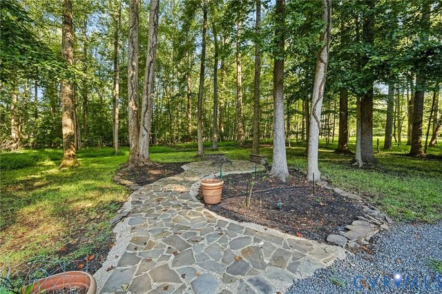 1577 Moody Town Rd, Bumpass, VA 23024
