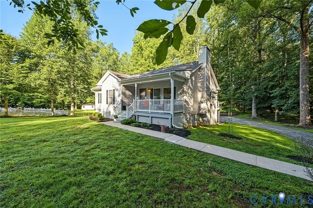 1577 Moody Town Rd, Bumpass, VA 23024