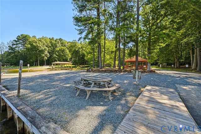1577 Moody Town Rd, Bumpass, VA 23024