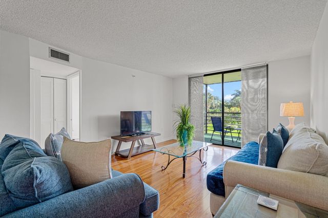 900 Saint Charles Place 221, Pembroke Pines, FL 33026