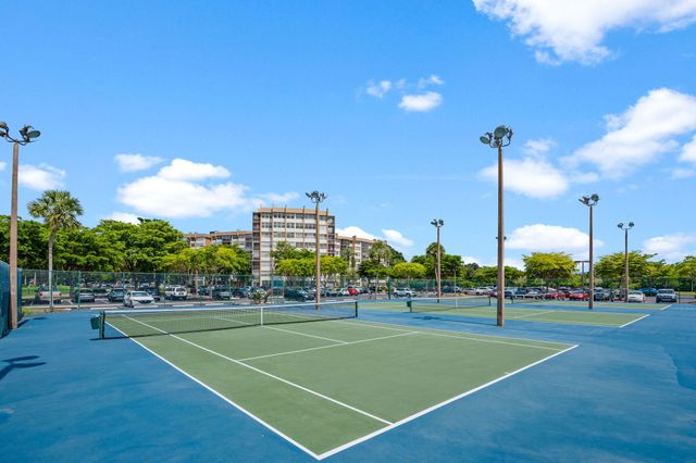 900 Saint Charles Place 221, Pembroke Pines, FL 33026