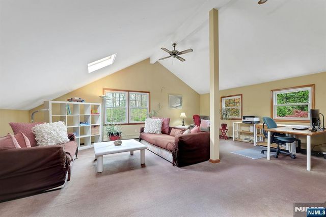 5 Hilltop Road, Mahwah, NJ 07430