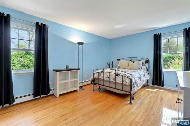 5 Hilltop Road, Mahwah, NJ 07430