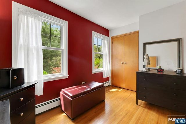 5 Hilltop Road, Mahwah, NJ 07430