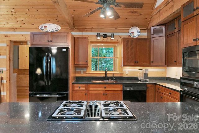 380 Cedar Lane, Brevard, NC 28712