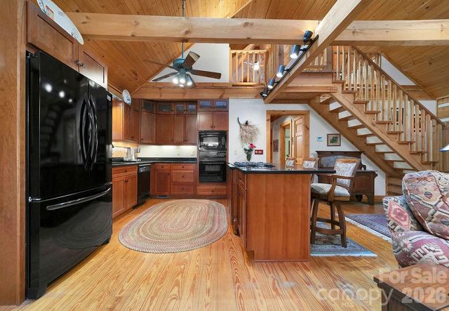 380 Cedar Lane, Brevard, NC 28712
