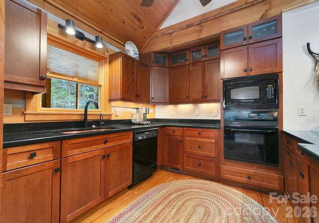 380 Cedar Lane, Brevard, NC 28712