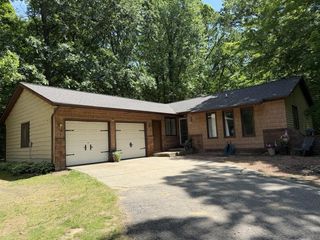 9051 Algoma Avenue, Rockford, MI 49341