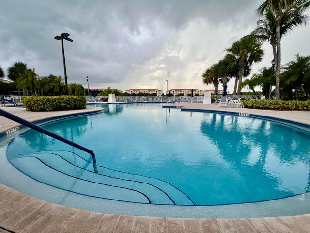 13 Harbour Isles Drive W PH02, Fort Pierce, FL 34949