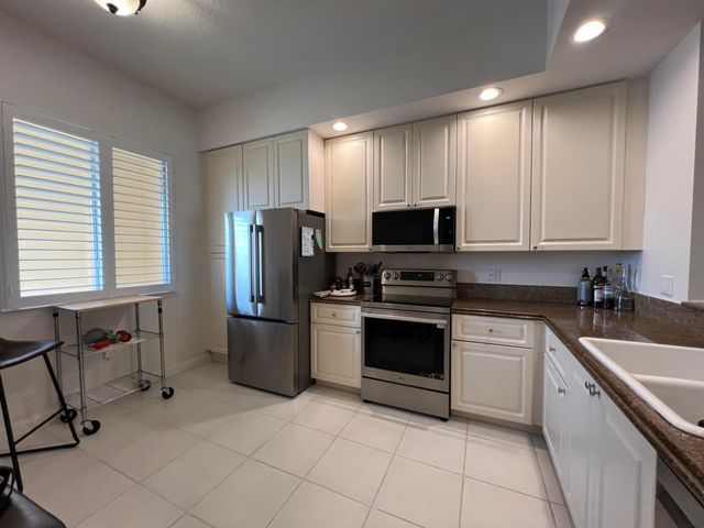 13 Harbour Isles Drive W PH02, Fort Pierce, FL 34949