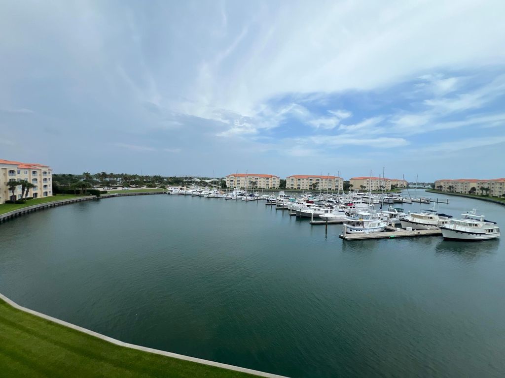 13 Harbour Isles Drive W PH02, Fort Pierce, FL 34949