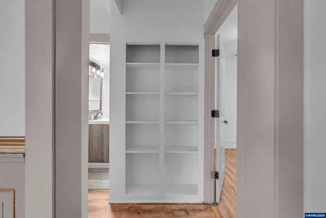 621 SE 4TH Av, Albany, OR 97231