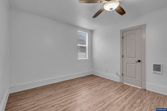 621 SE 4TH Av, Albany, OR 97231