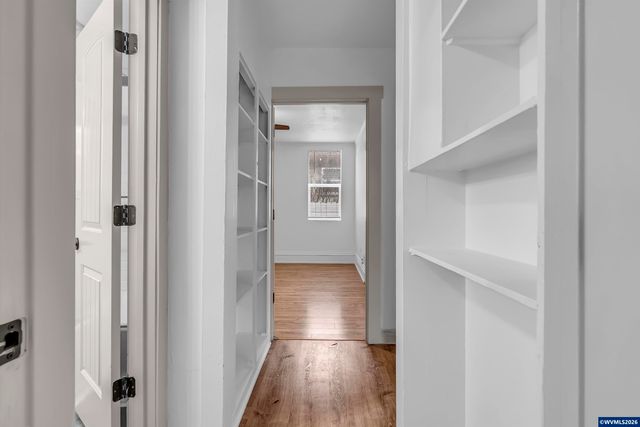 621 SE 4TH Av, Albany, OR 97231