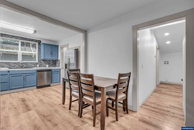 621 SE 4TH Av, Albany, OR 97231