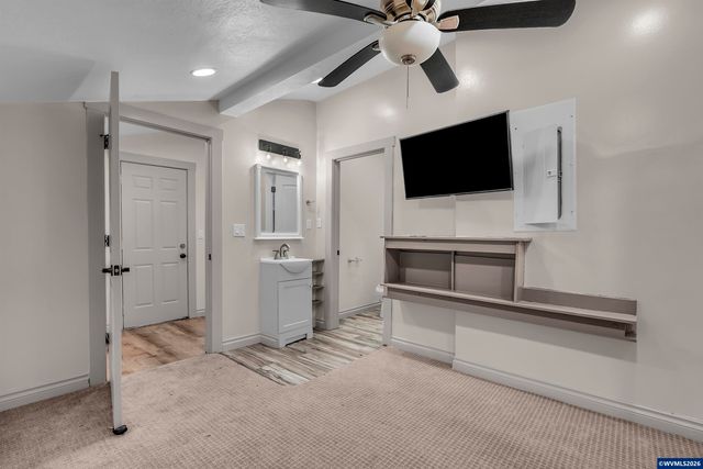 621 SE 4TH Av, Albany, OR 97231