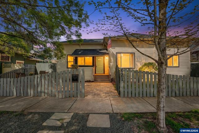 621 SE 4TH Av, Albany, OR 97231