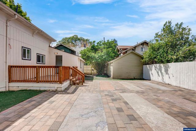 621 SE 4TH Av, Albany, OR 97231