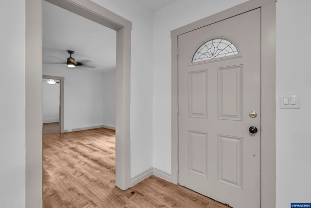 621 SE 4TH Av, Albany, OR 97231