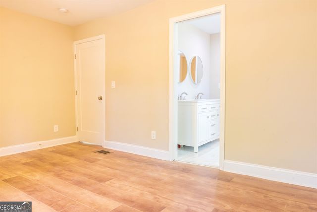 1677 W North Avenue, Atlanta, GA 30318