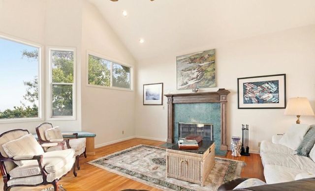 11 S Palomar Drive, Redwood City, CA 94062