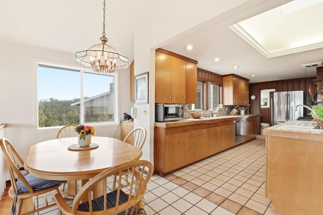 11 S Palomar Drive, Redwood City, CA 94062