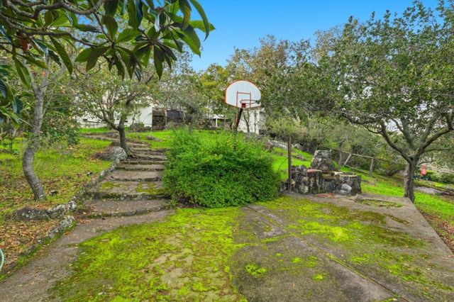 11 S Palomar Drive, Redwood City, CA 94062