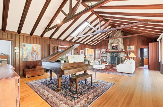 11 S Palomar Drive, Redwood City, CA 94062