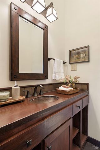 9094 Highland Ter, Monte Rio, CA 95462