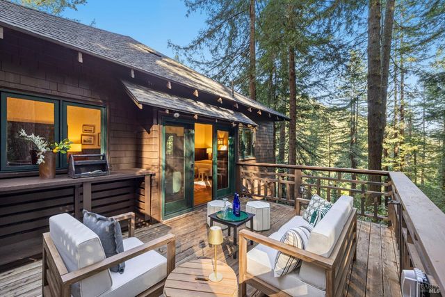 9094 Highland Ter, Monte Rio, CA 95462