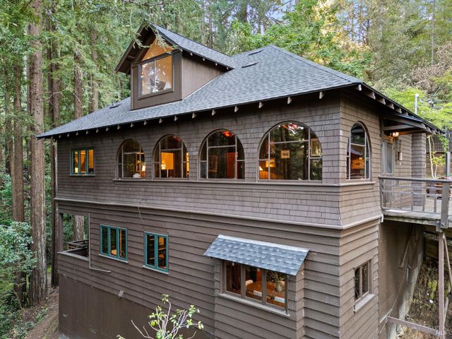 9094 Highland Ter, Monte Rio, CA 95462