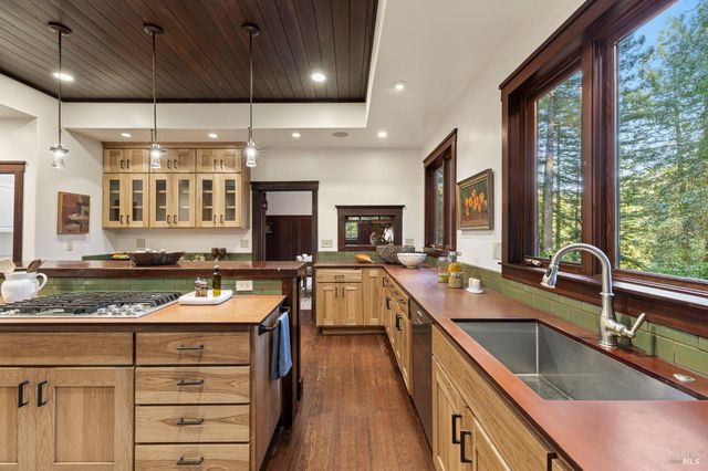 9094 Highland Ter, Monte Rio, CA 95462