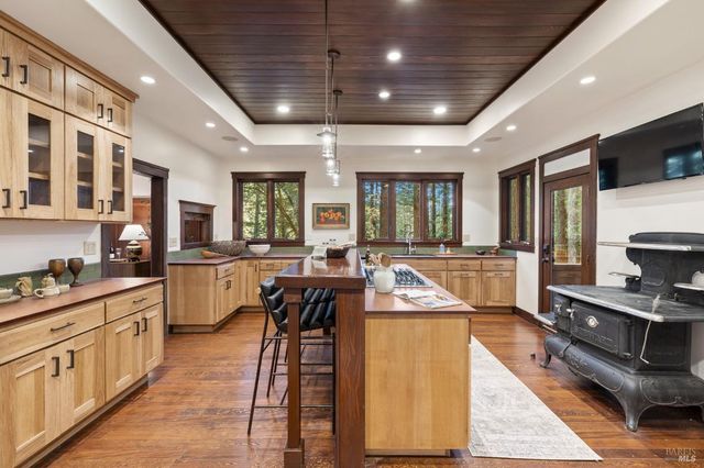 9094 Highland Ter, Monte Rio, CA 95462