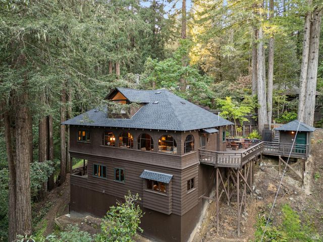 9094 Highland Ter, Monte Rio, CA 95462