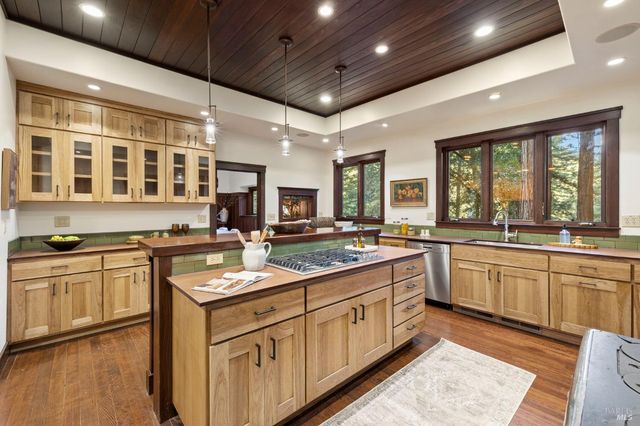 9094 Highland Ter, Monte Rio, CA 95462