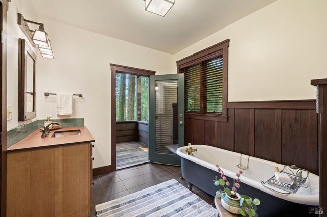 9094 Highland Ter, Monte Rio, CA 95462