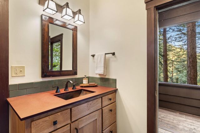 9094 Highland Ter, Monte Rio, CA 95462