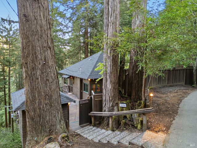 9094 Highland Ter, Monte Rio, CA 95462