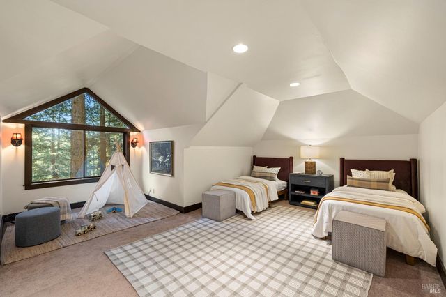 9094 Highland Ter, Monte Rio, CA 95462