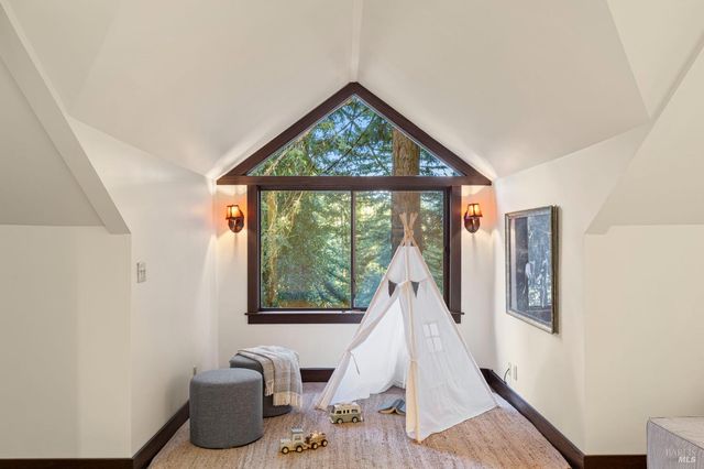 9094 Highland Ter, Monte Rio, CA 95462